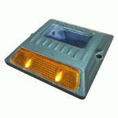 SH-DL02　太陽能鑄鋁標記<P>說明：雙向各兩顆LED燈(閃爍)<P>可搭配紅、黃色反光片<P>(點開大圖可參考閃爍效果)