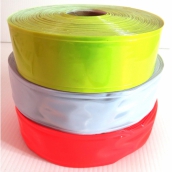 PVC反光條2"英吋50M ：橘紅色/白色/黃綠色/銀灰，無黏性<br>     
PVC反光條4"英吋50M ：白色/黃綠色，無黏性
